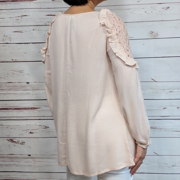 Boho Lace Accent Blouse - Picture 5 of 5